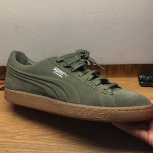 Puma Suede Gum Olive. SZ 11.